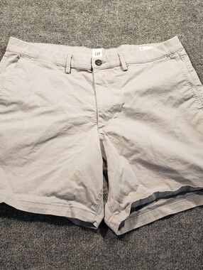 Mens Gap Shorts Essential Khaki Size 36 Gray Summer Comfort Essential GUC